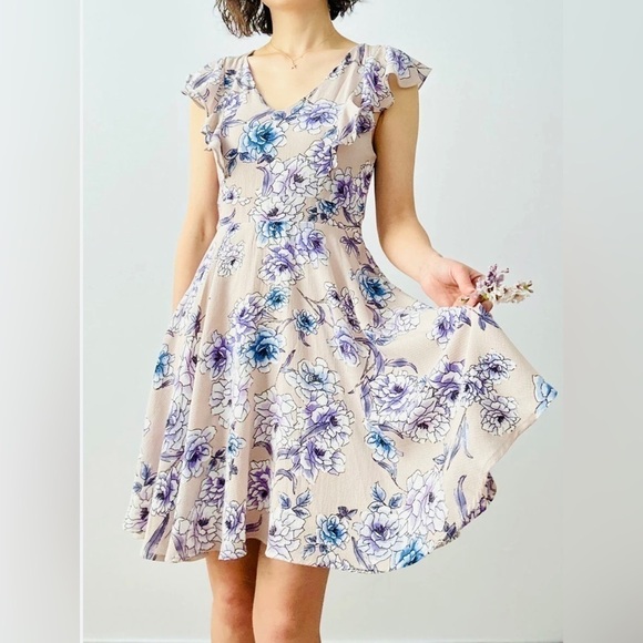 Altar’d State Floral Summer Dress Beige V-neck Flounce Sleeves Fit and Flare M - Picture 1 of 10